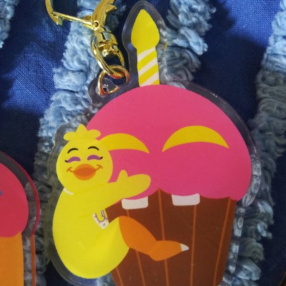 FNAF Chica and Mr. Cupcake acrylic keychains - Picture 2 of 4